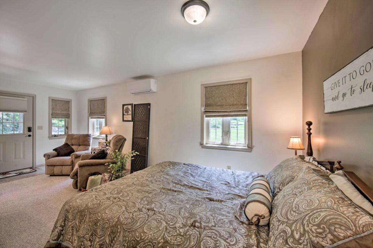 Cozy Garden Room In Welsh Mountain Suites! New Holland Esterno foto