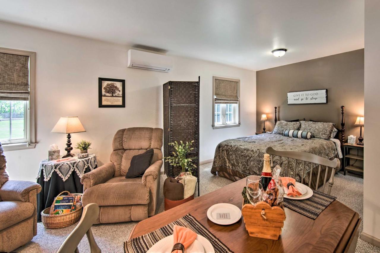 Cozy Garden Room In Welsh Mountain Suites! New Holland Esterno foto