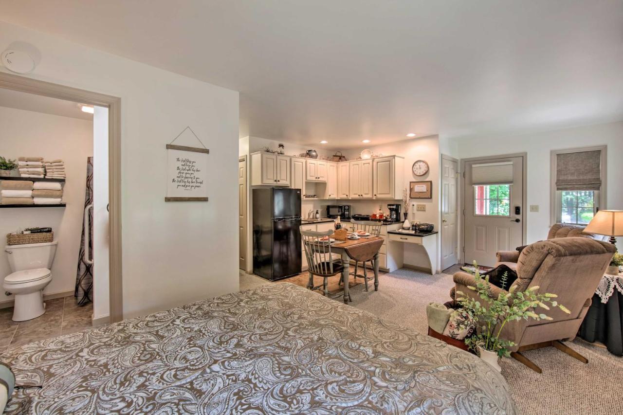 Cozy Garden Room In Welsh Mountain Suites! New Holland Esterno foto